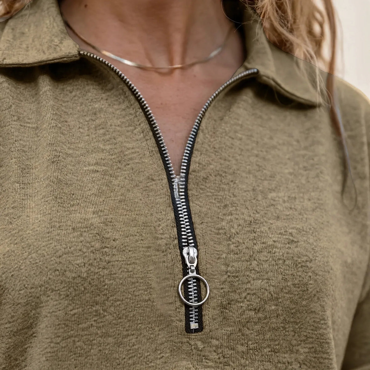 Halvex - Lockerer Pullover Mit Reißverschlusskragen Zu Jeans Oder Leggings Im Alltag Tragen